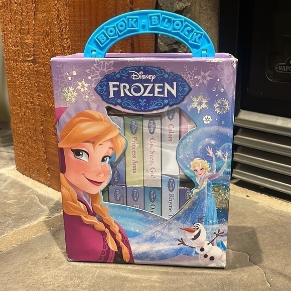 Disney Frozen books - Picture 1 of 5